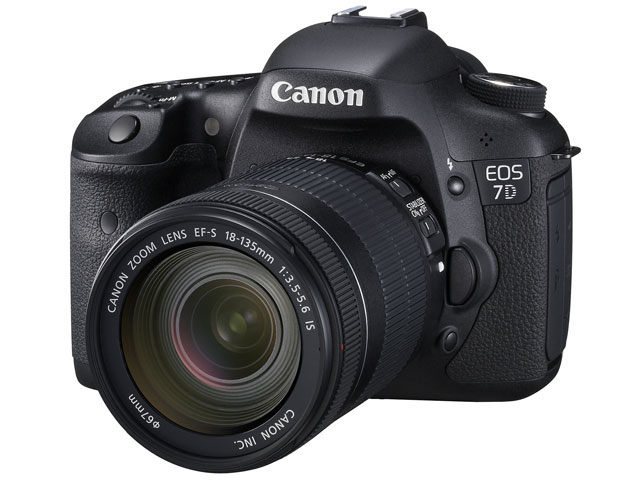 EOS 7D EF-S18-135 IS レンズキット